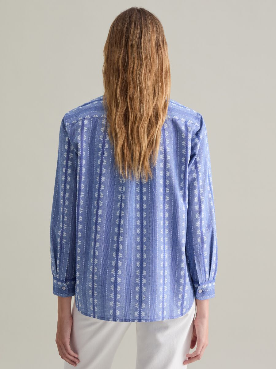 Striped blouse with embroidered details_2