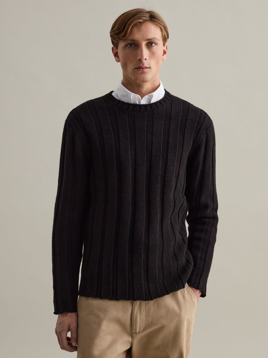 Ribbed pullover with round neckline_1