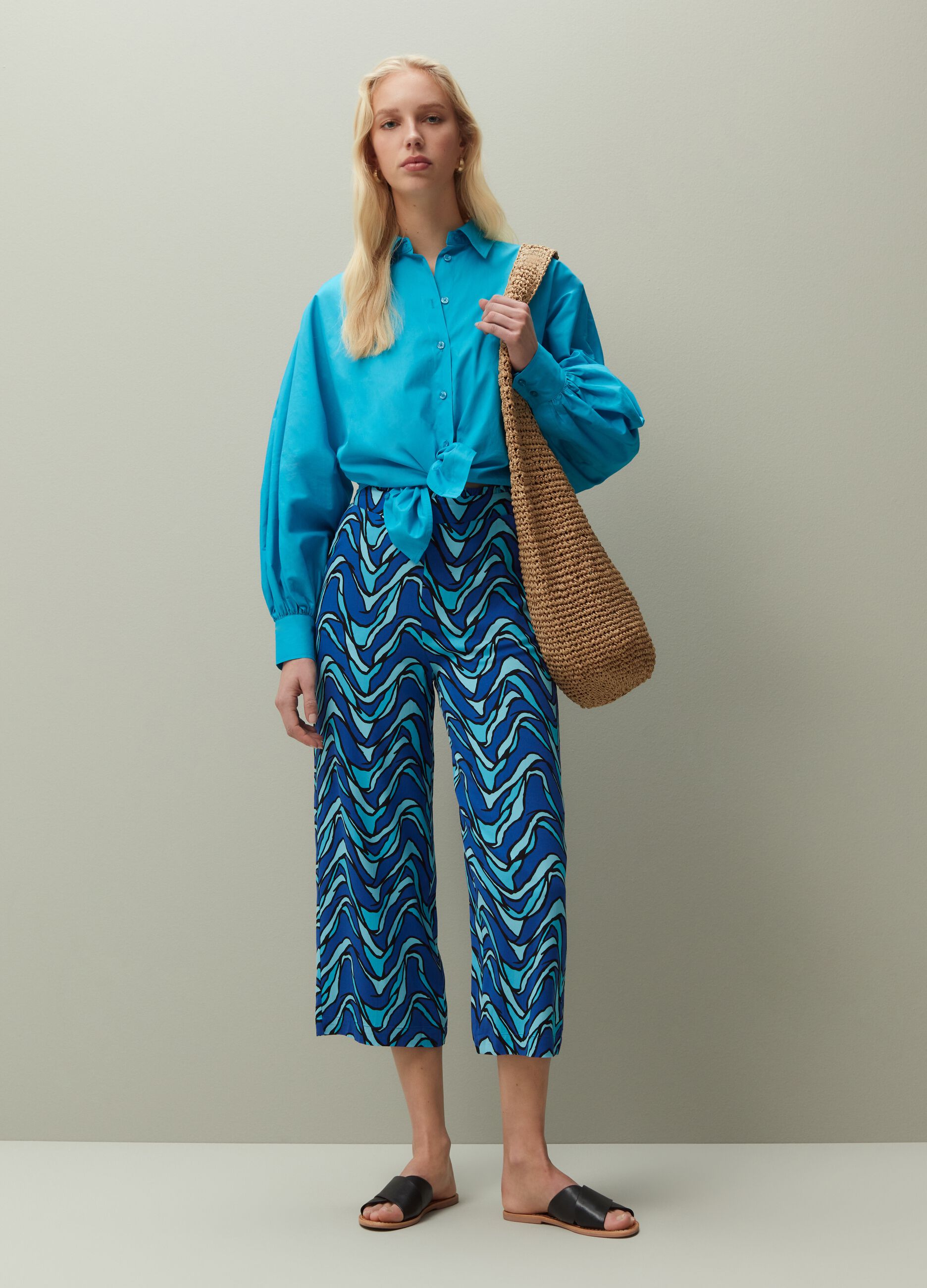 Cropped trousers with pattern