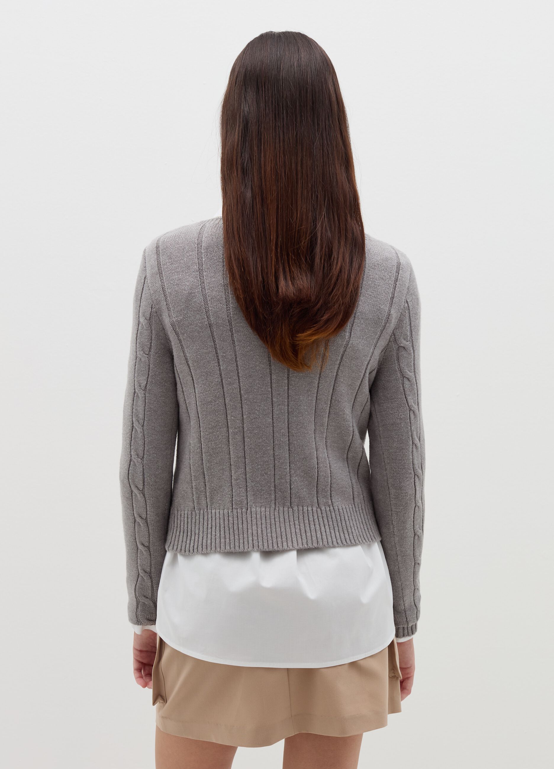 Cable-knit crop pullover with V neck