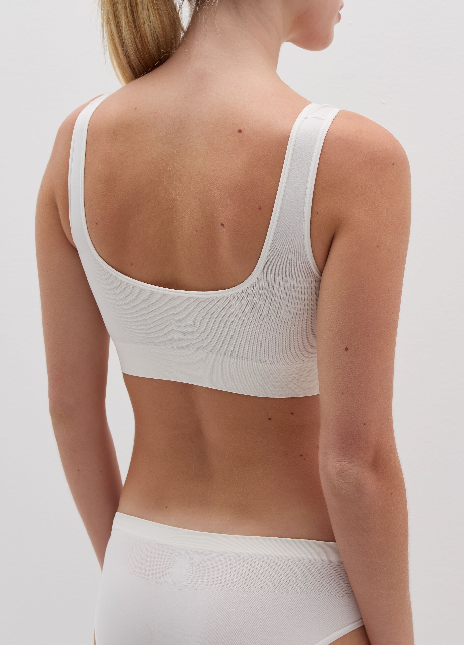 The One seamless bralette with wide shoulder straps