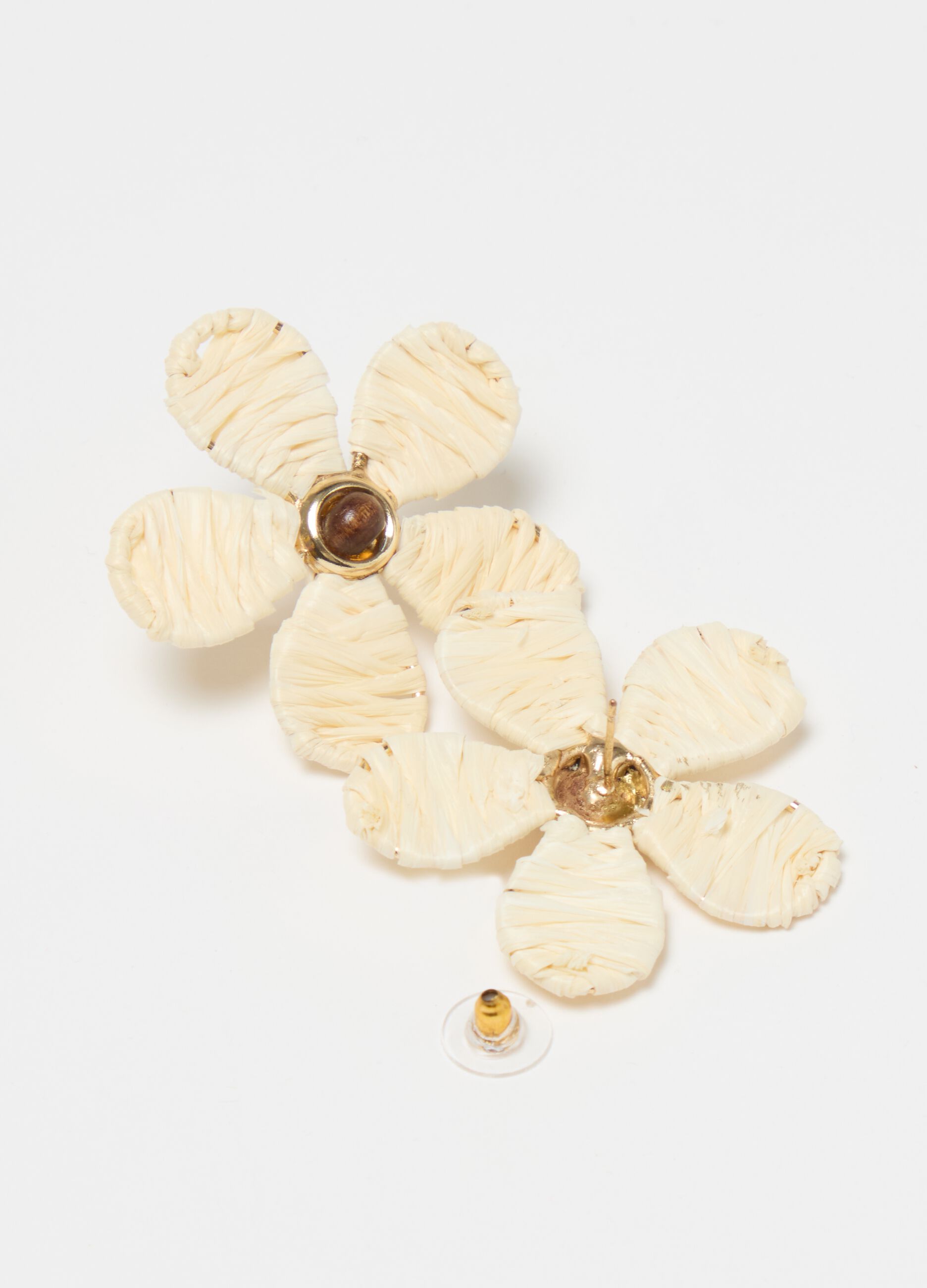 Flower earrings with raffia