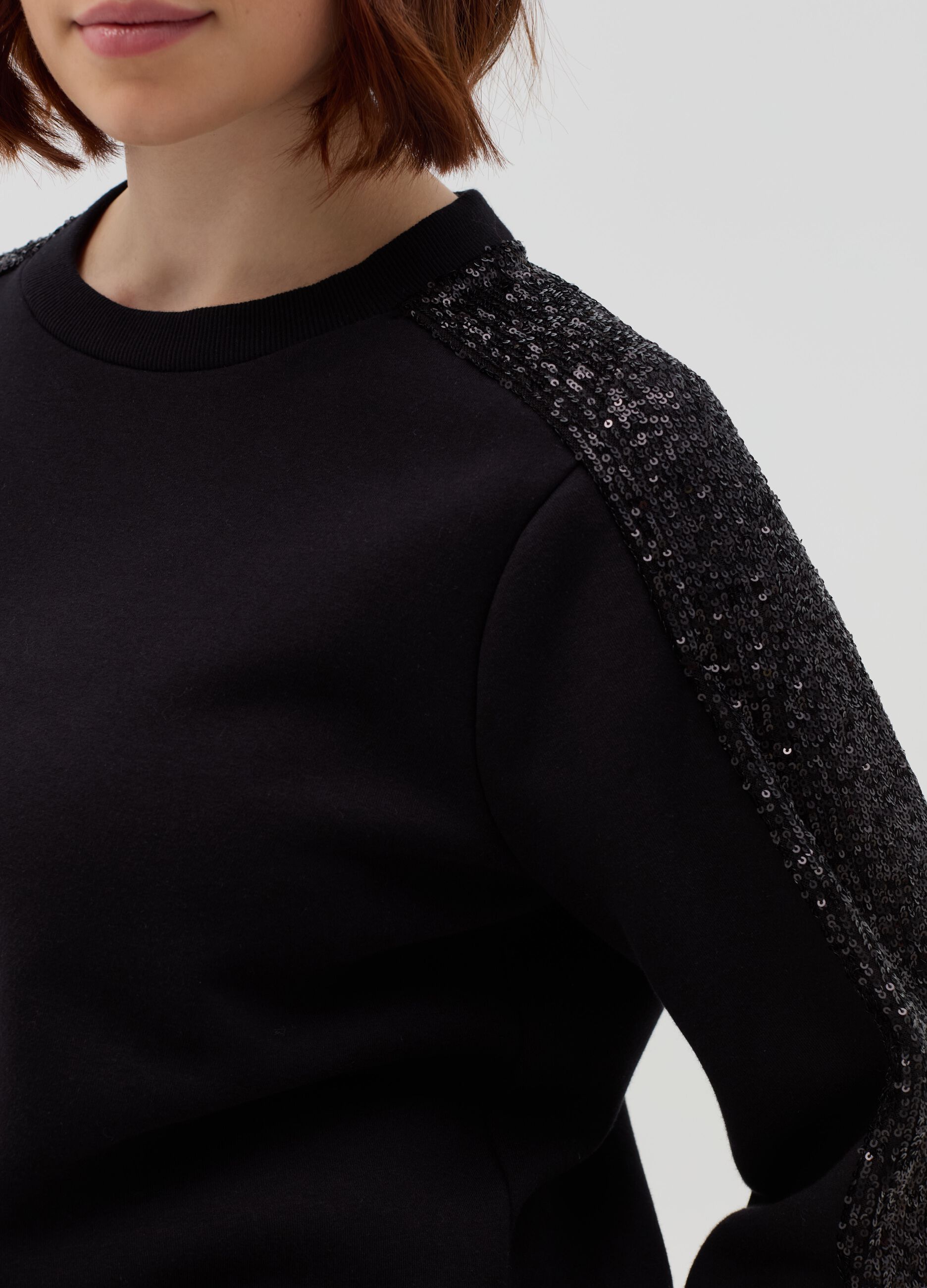 Curvy sweatshirt with sequin bands