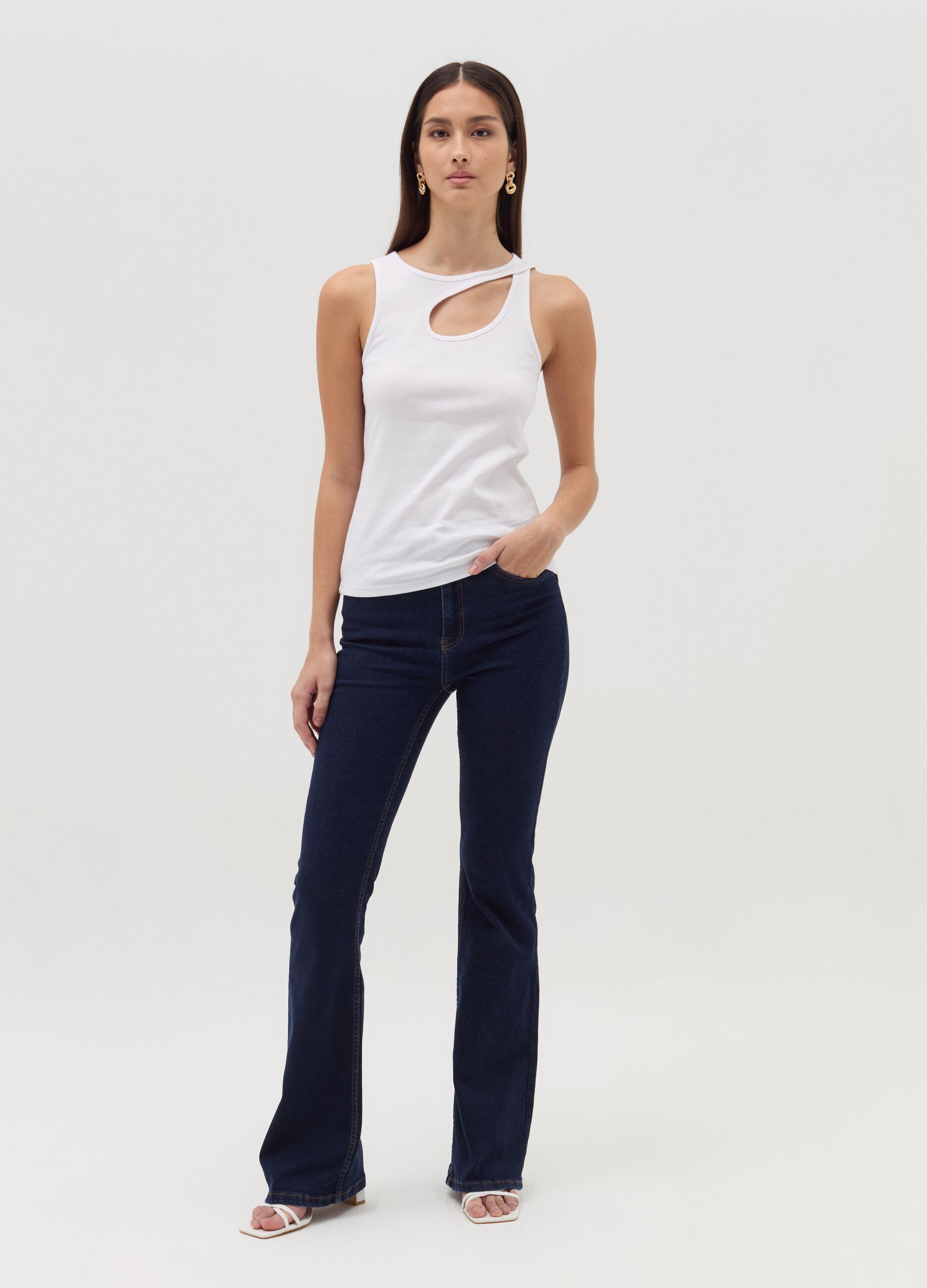 Flare-fit jeans with five pockets