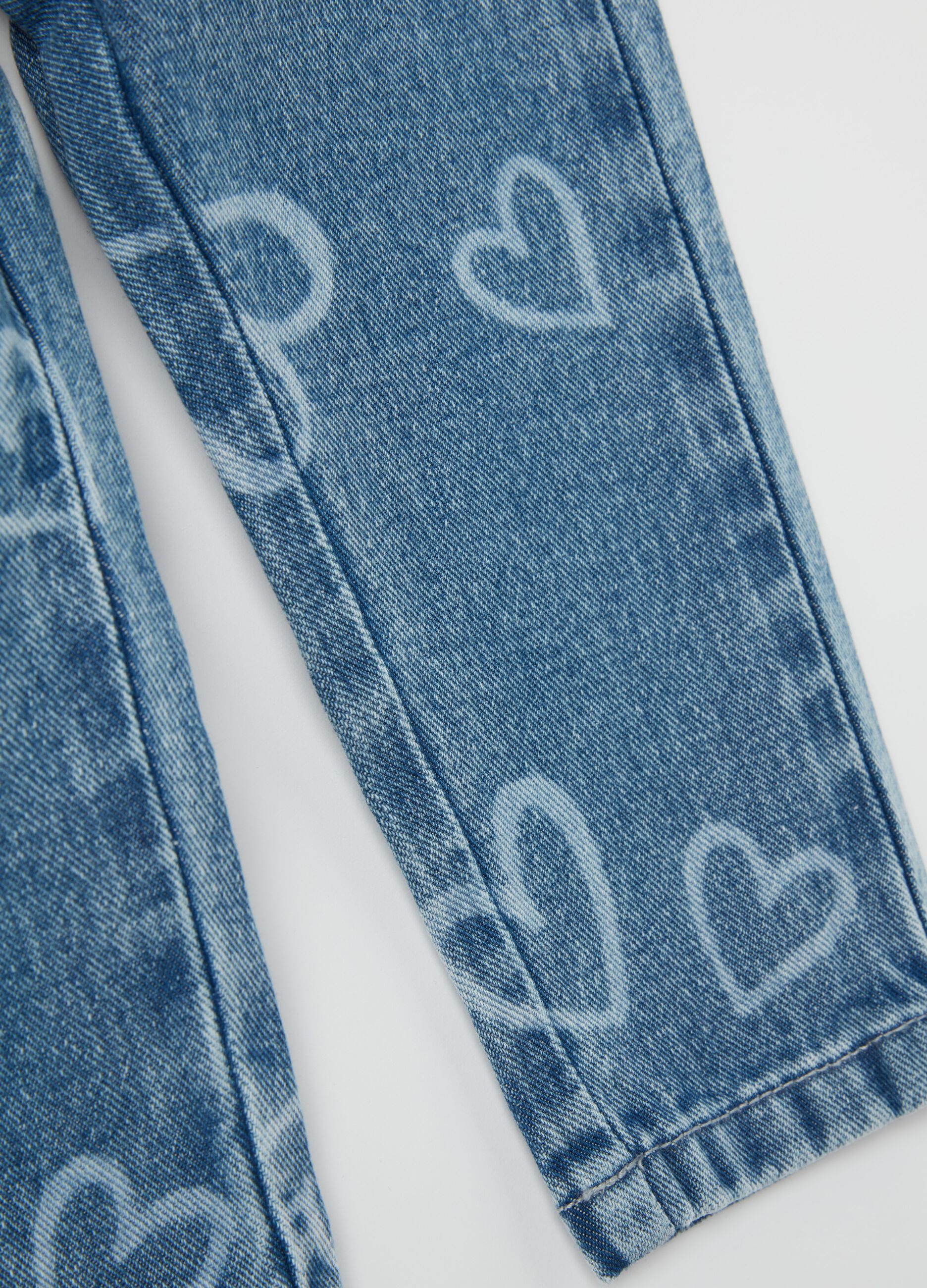 Cotton jeans with hearts print