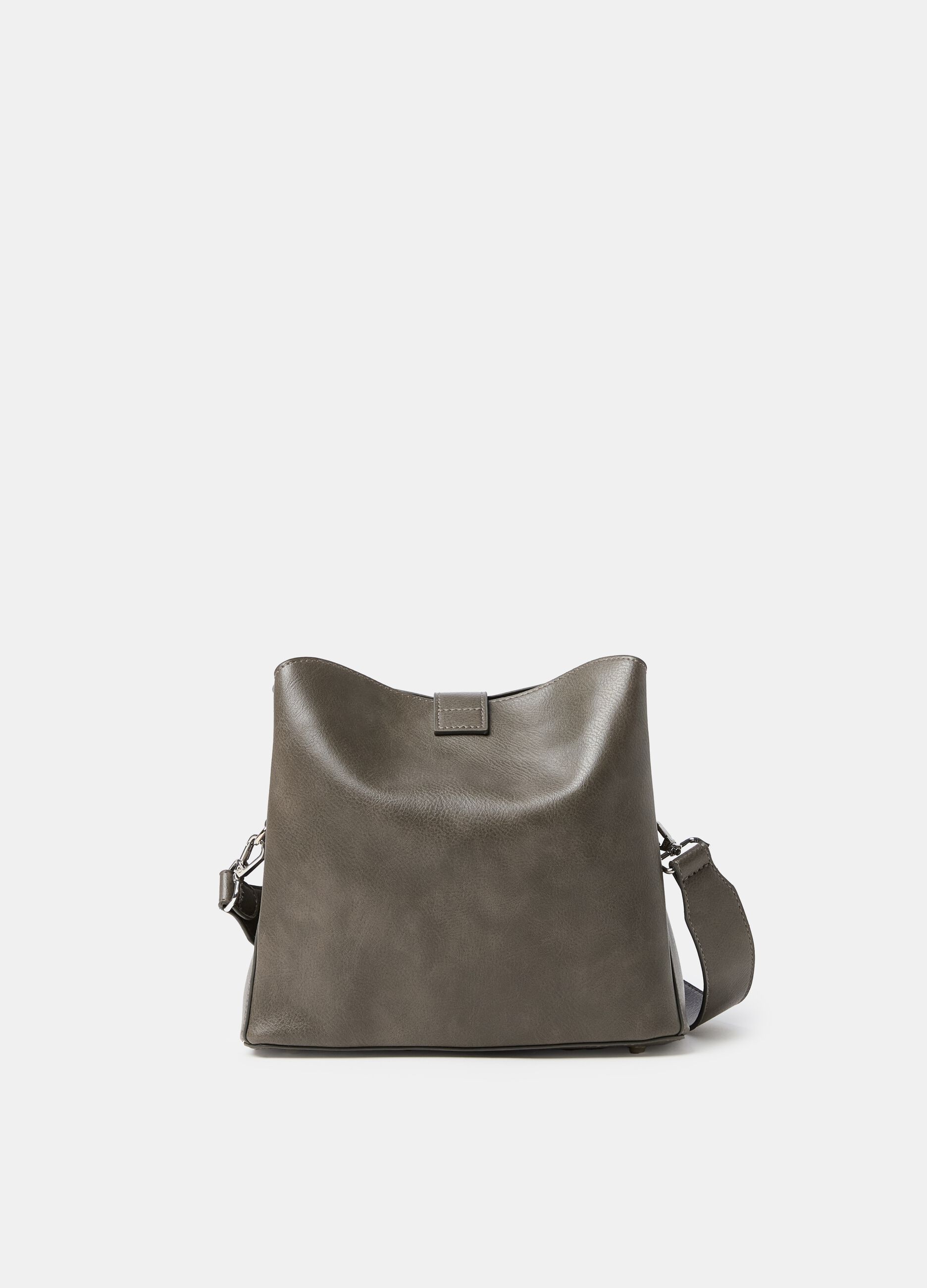 Bucket bag with external pockets