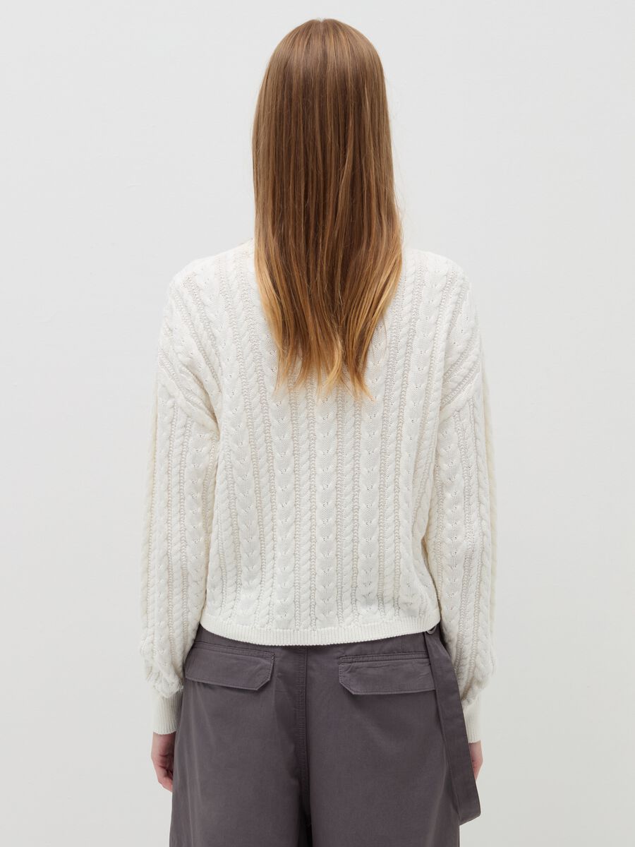 Cropped pullover with cable-knit design_2