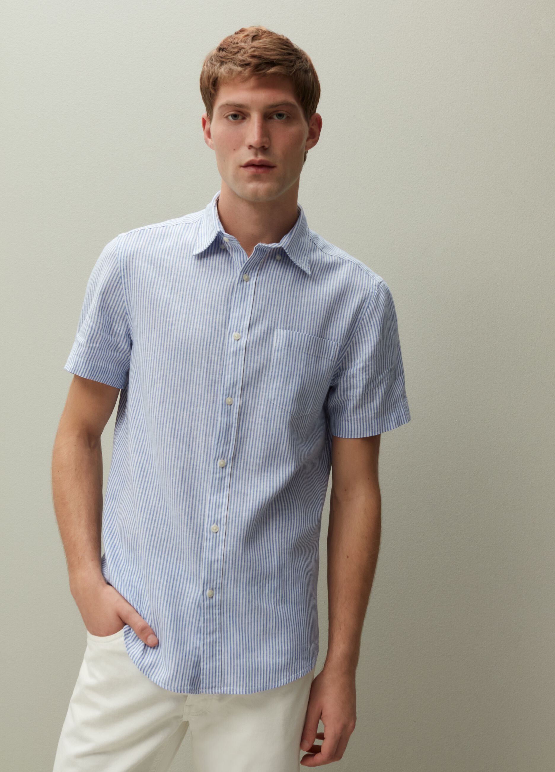 Regular-fit shirt with short sleeves