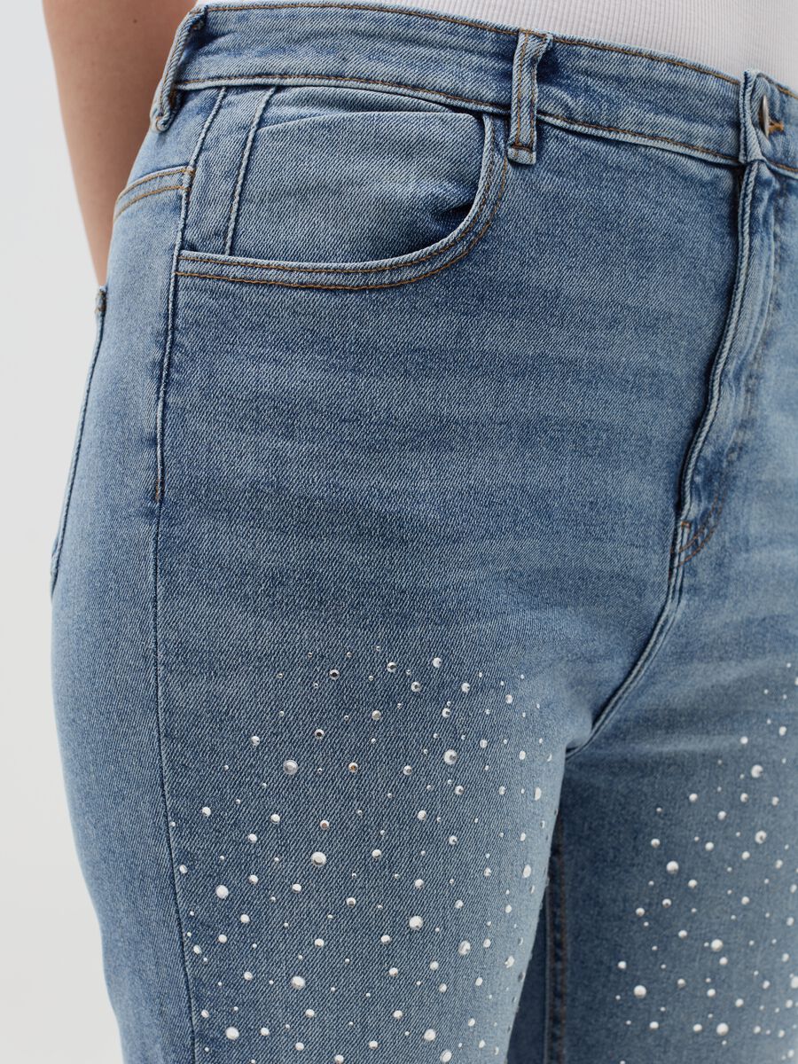 Jeans cropped fit con strass Curvy_3