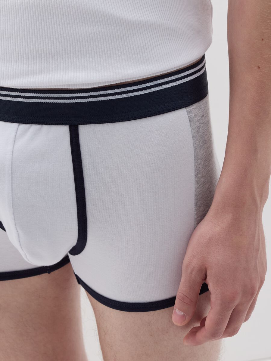 Boxer shorts with contrasting details_3