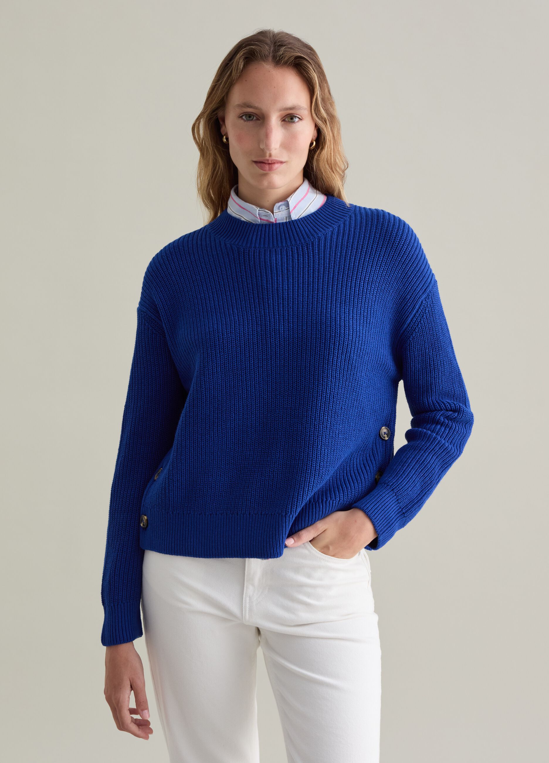 Ribbed pullover with buttons