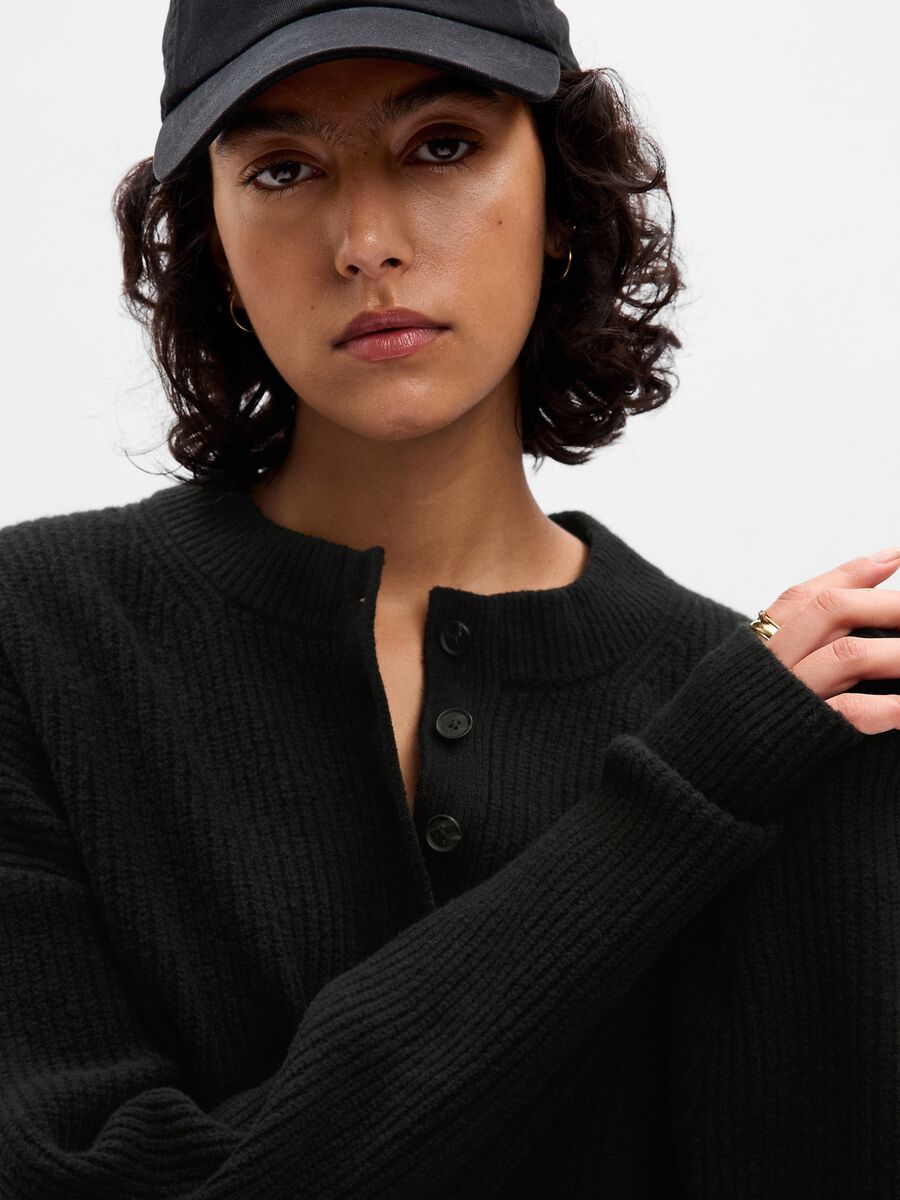 Oversized pullover with granddad neckline_2