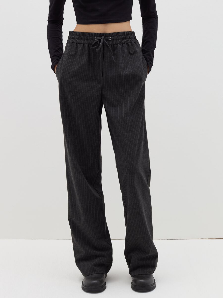 Relaxed-fit trousers with drawstring_1