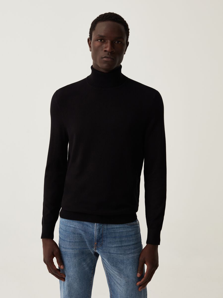 Pullover with high neck_0