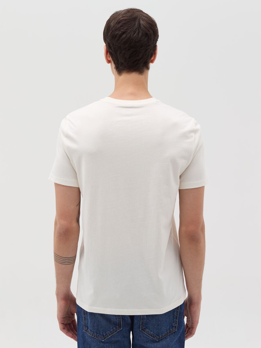 Cotton T-shirt with round neck_2