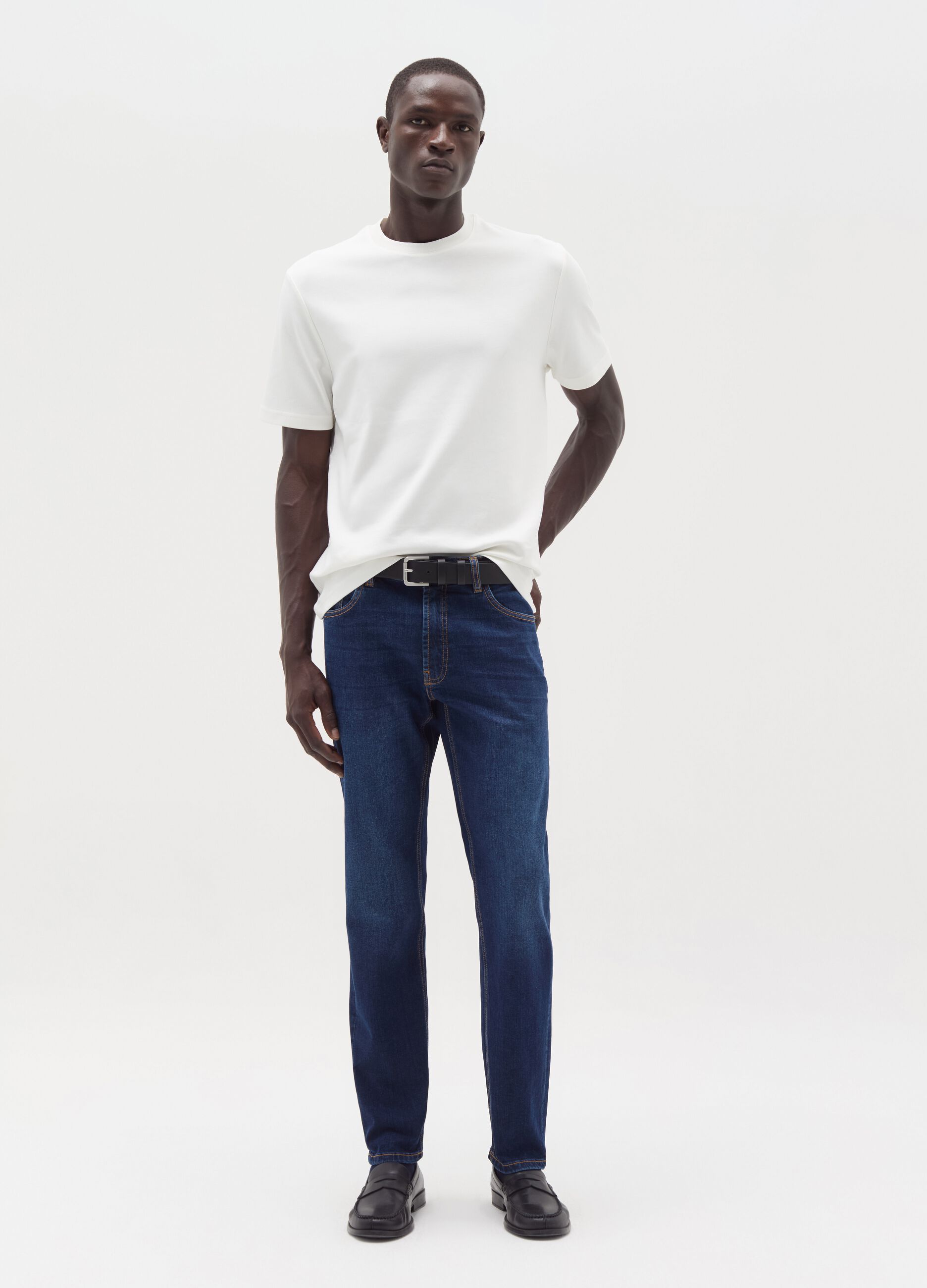 Slim-fit jeans with five pockets