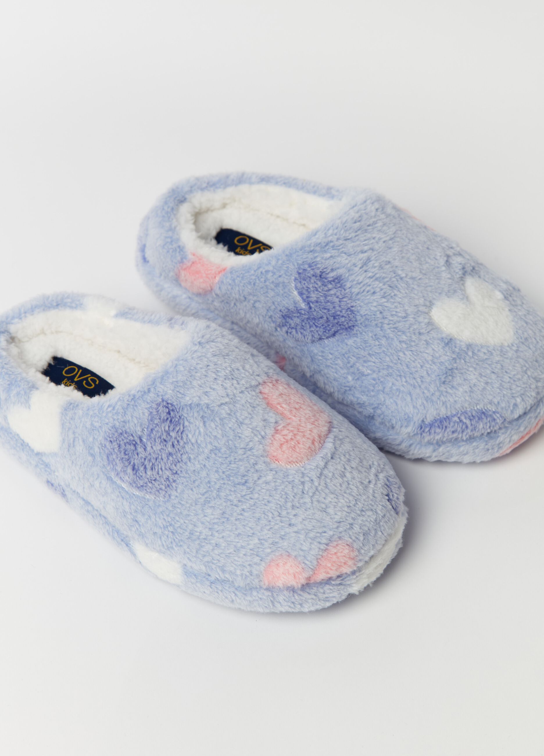 Faux fur slippers with hearts