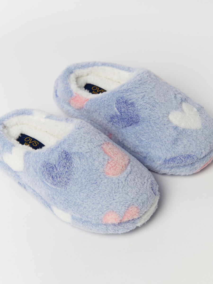 Faux fur slippers with hearts_2