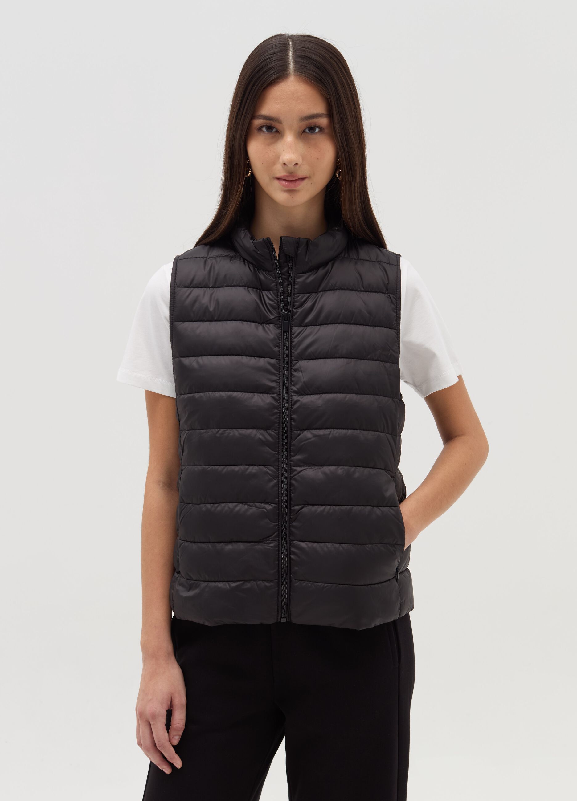 Ultralight gilet with high neck