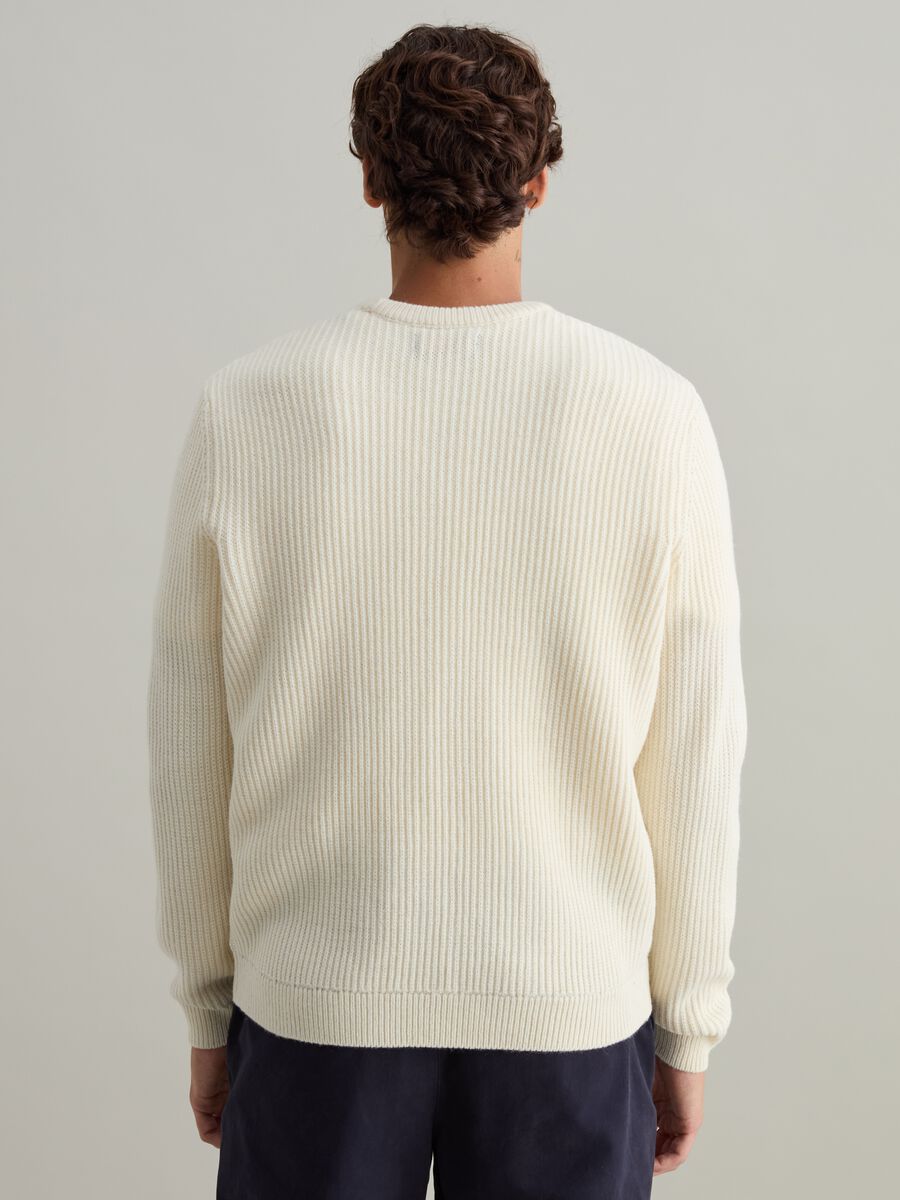 Pullover with cable-knit design_3