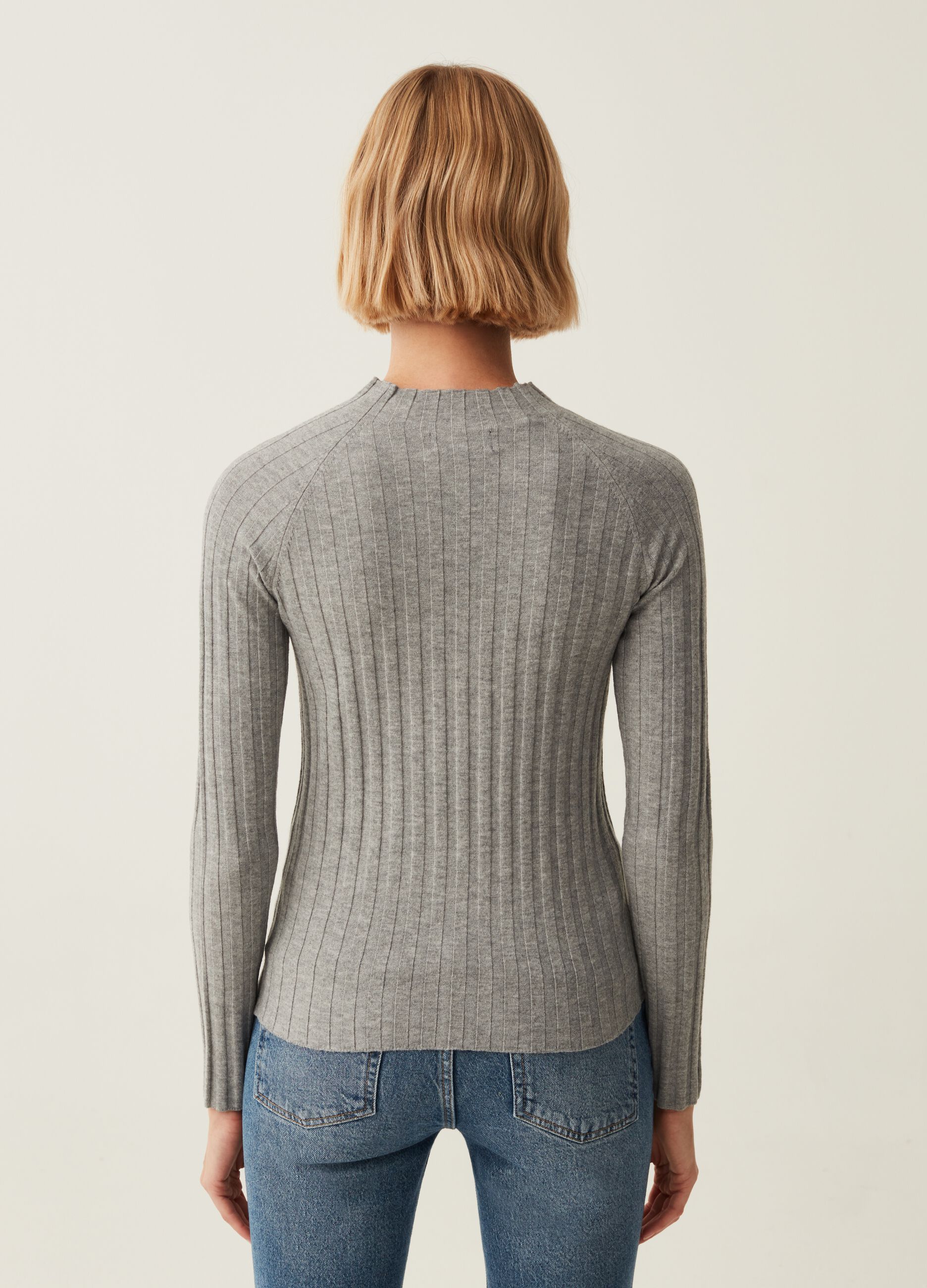 Flat-ribbed top with mock neck