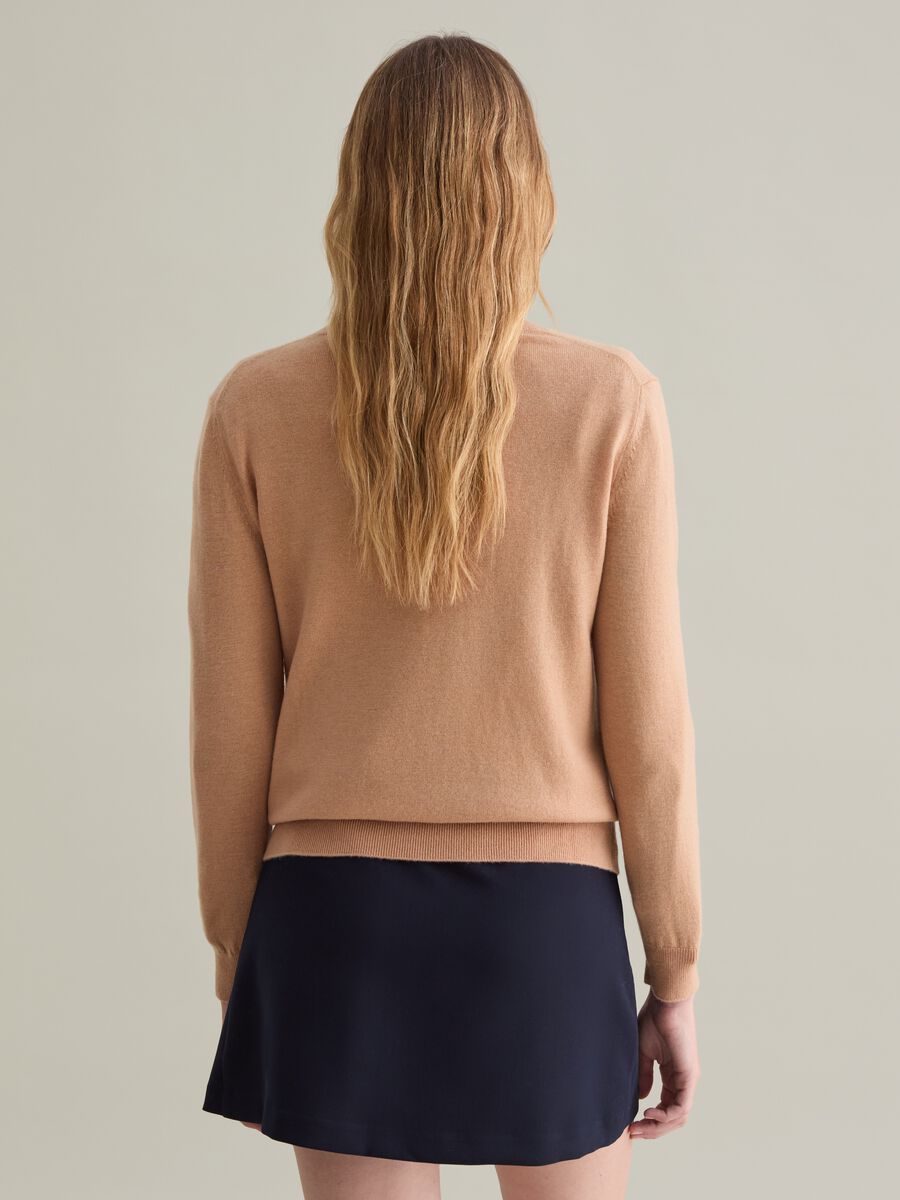 V-neck pullover in wool_2