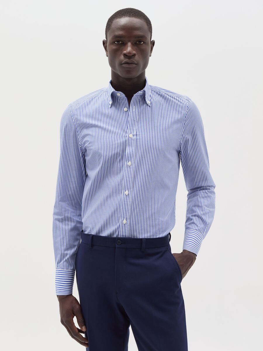 Slim-fit striped shirt with button-down collar_0