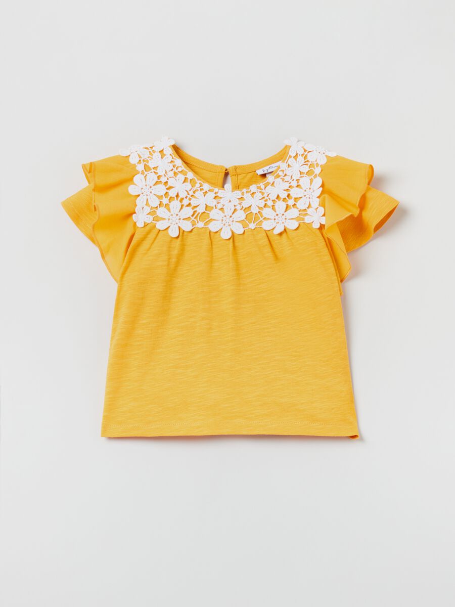 T-shirt with floral crochet application_0