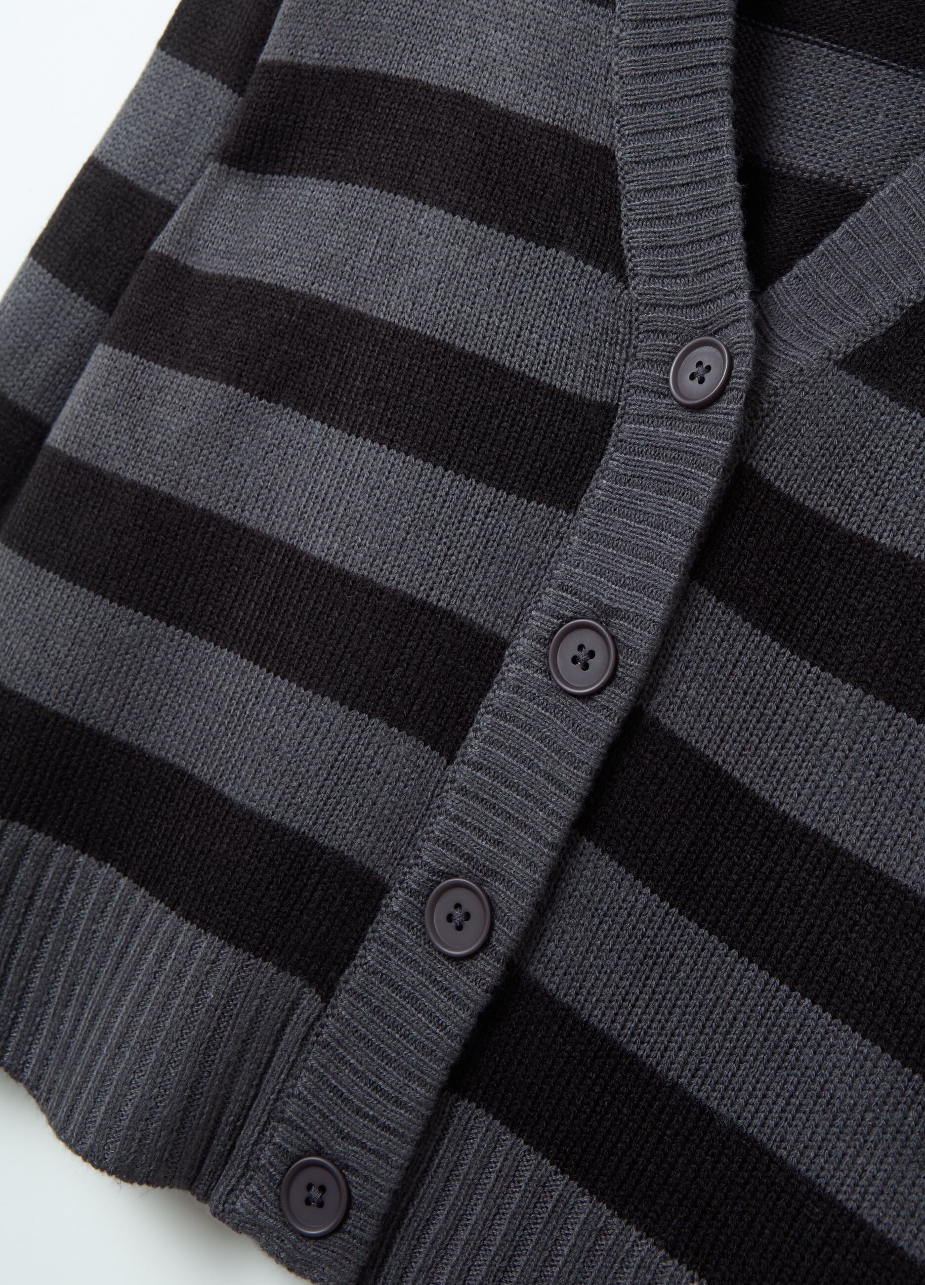 Cardigan with striped pattern and V neck