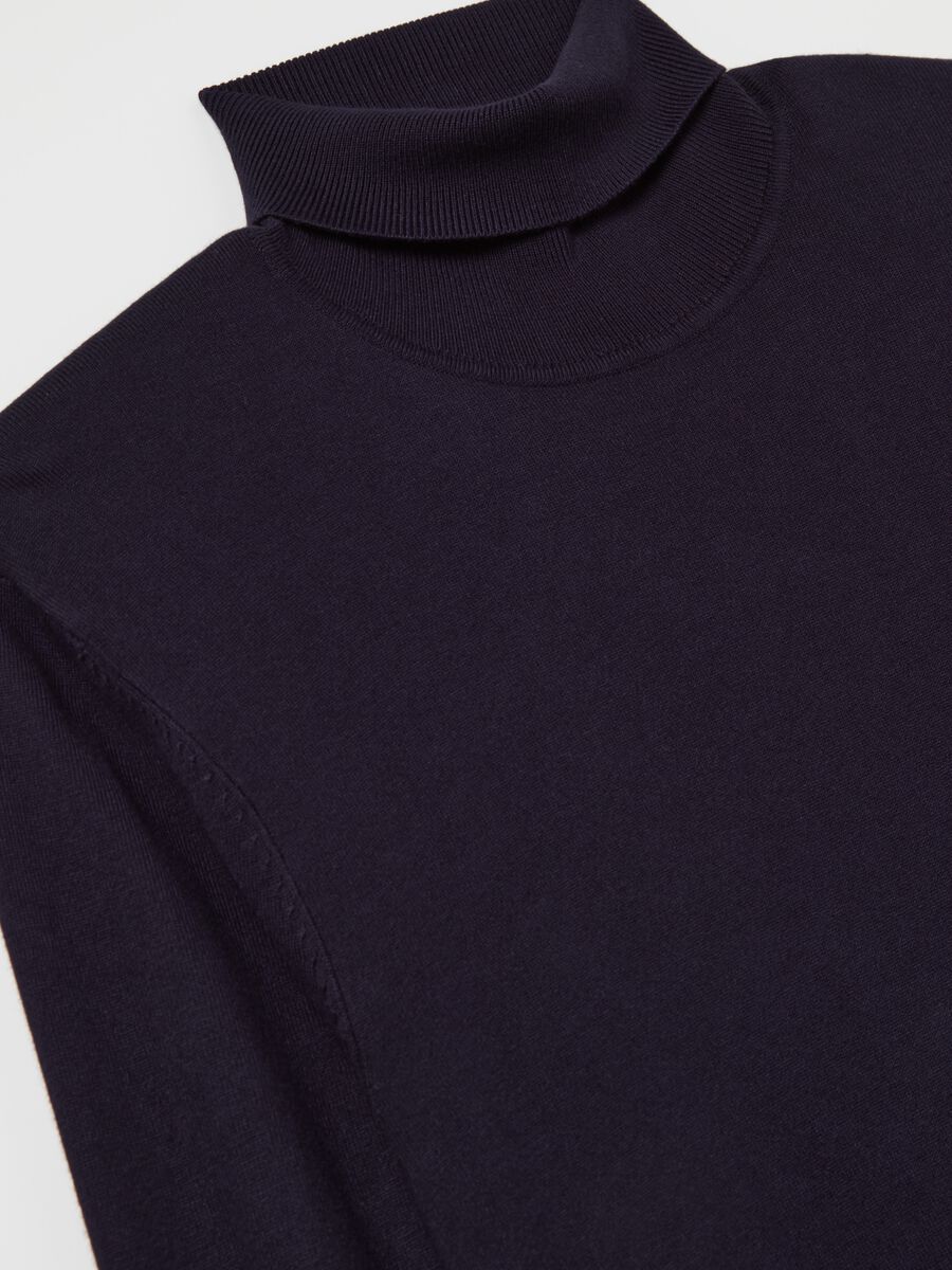 Pullover with high neck_5