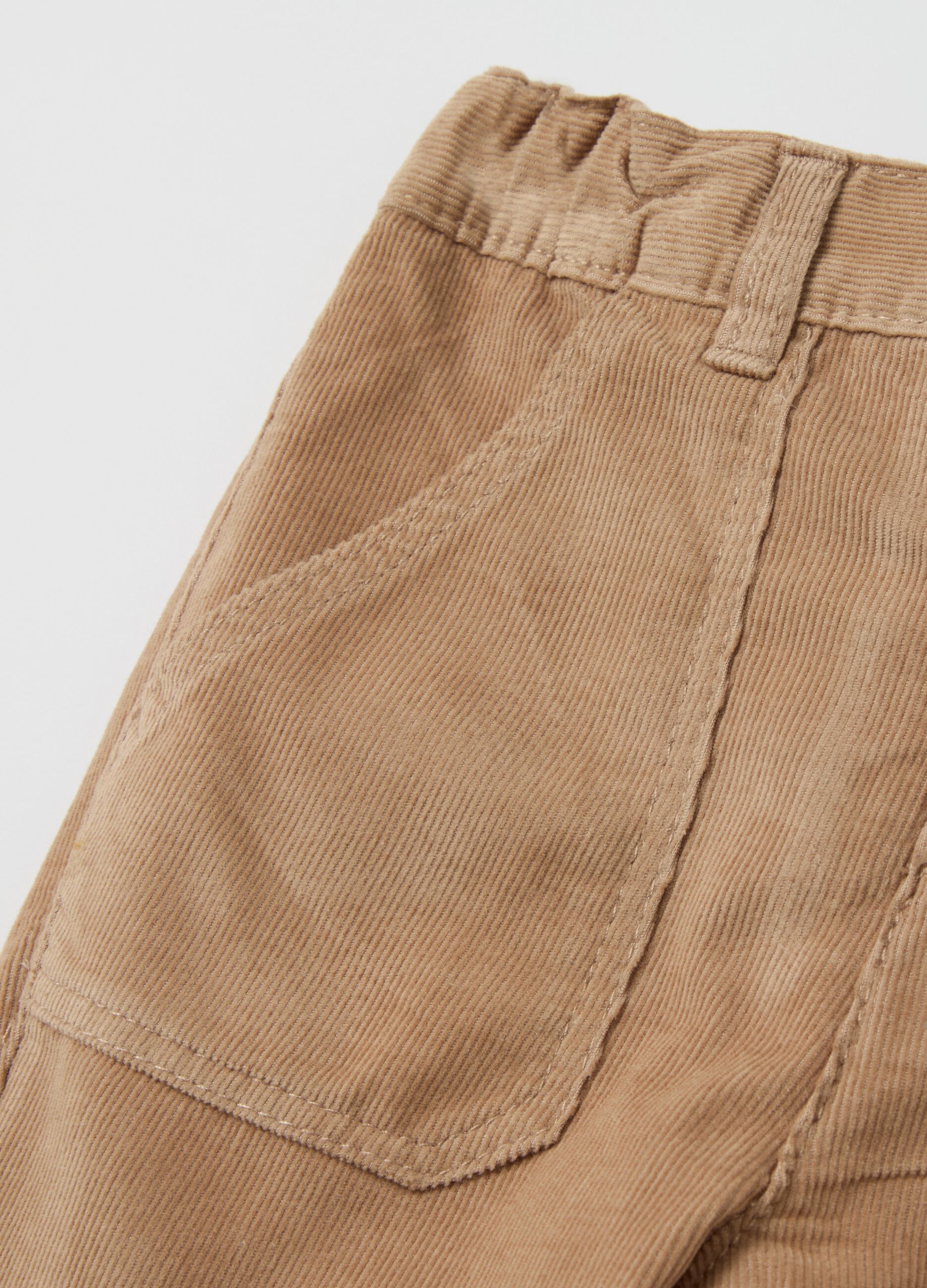 Pantaloni in corduroy con tasche