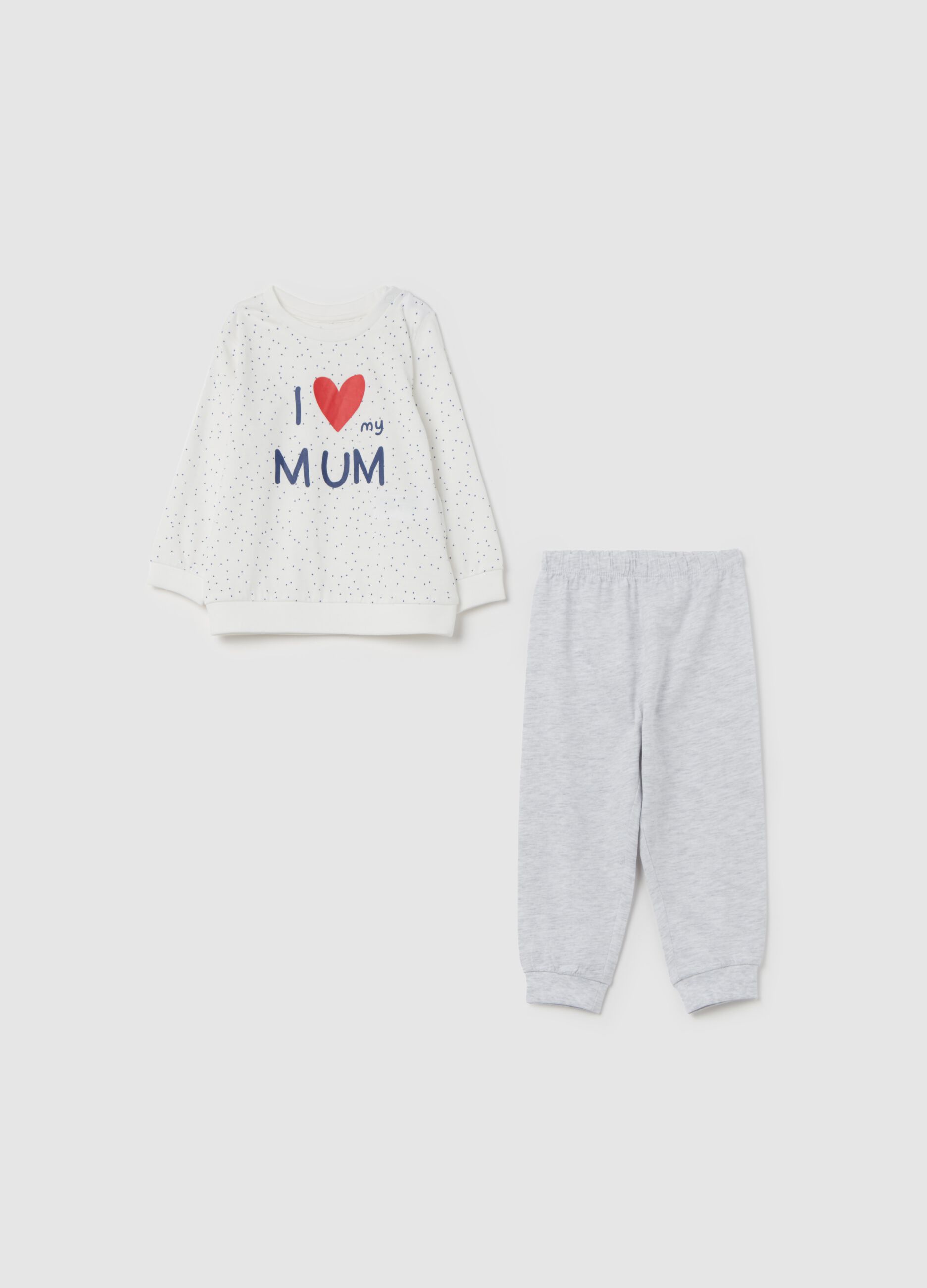 Pyjamas with I Love Mum print