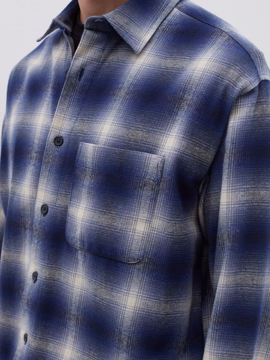 Regular-fit shirt in check flannel_3