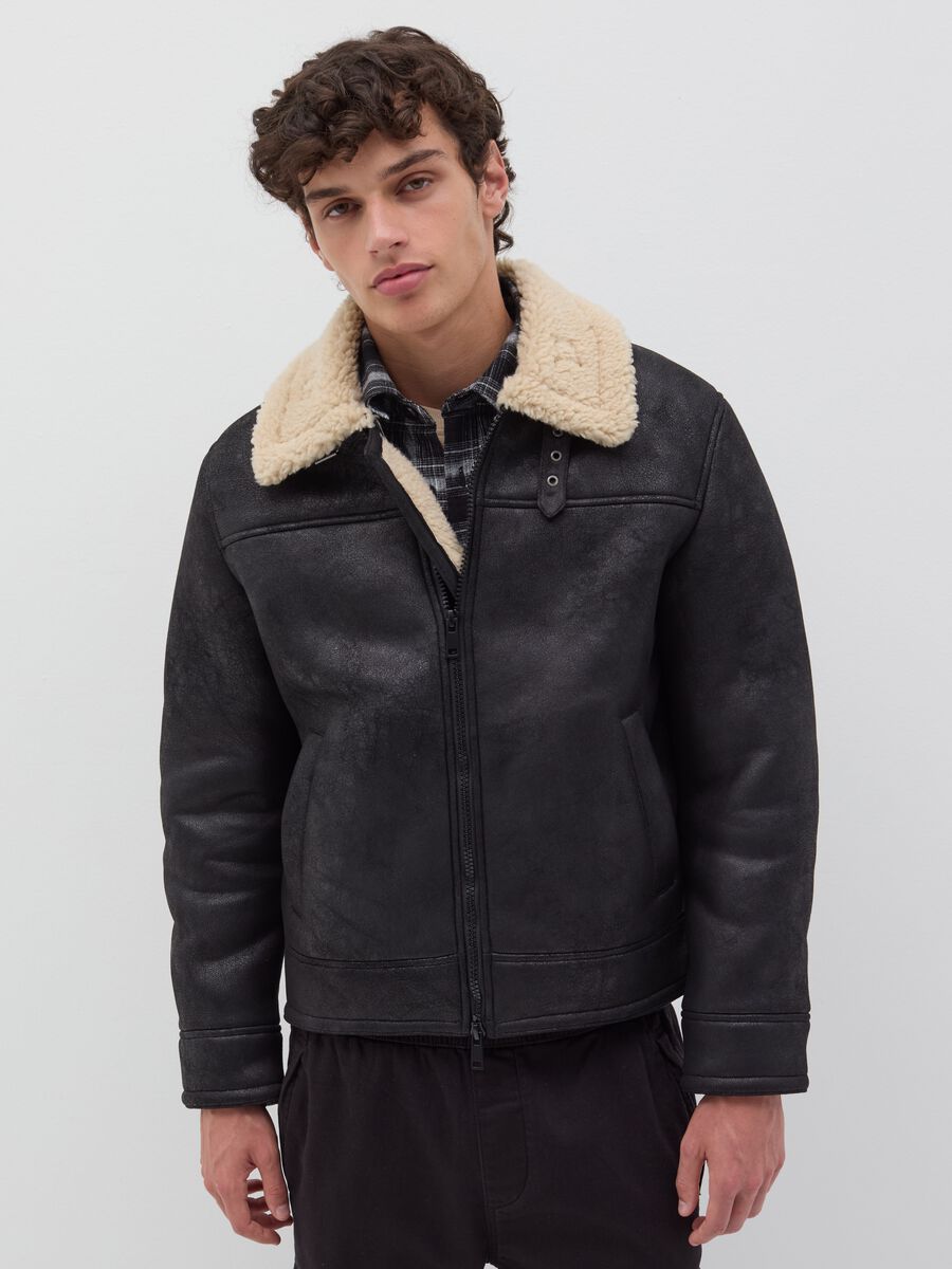 Shiny-effect sheepskin with sherpa collar_3