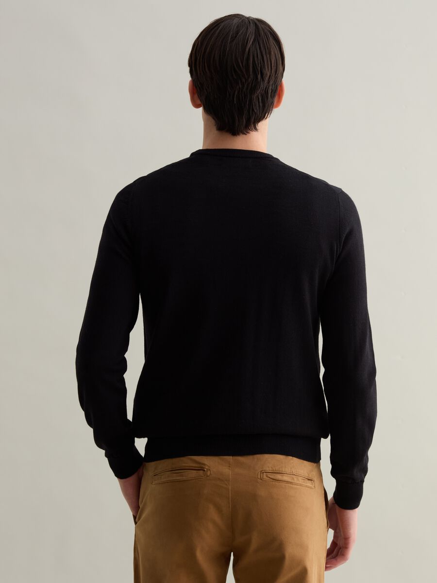 Merino wool pullover with round neck_3