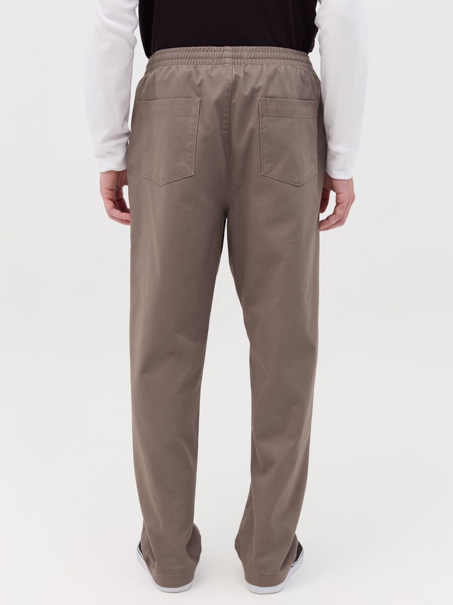 Chino trousers in stretch Oxford cotton_2