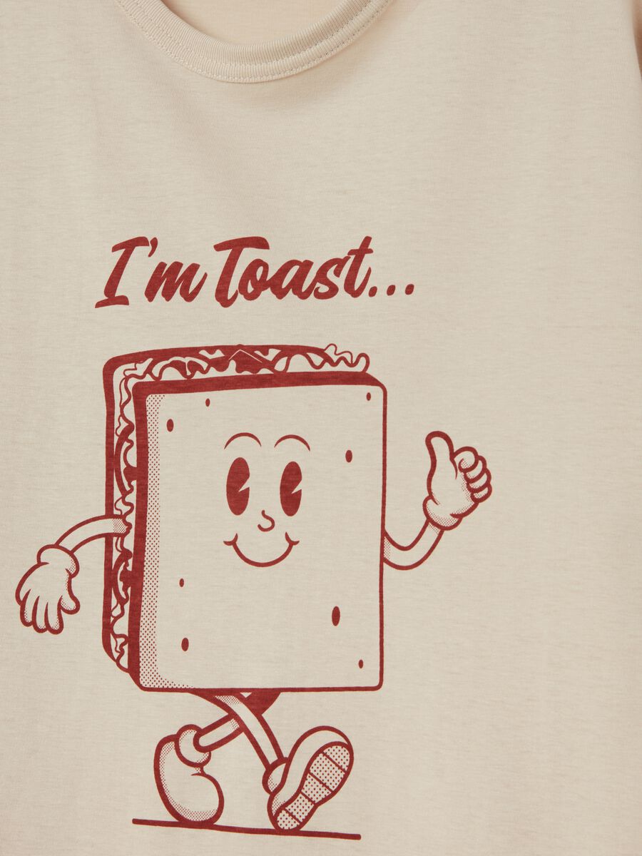 T-shirt with “I’m Toast” print_1