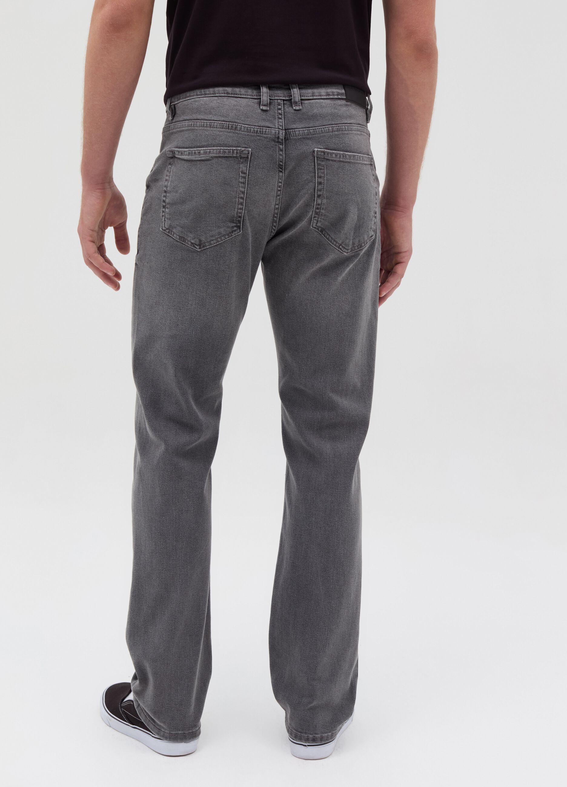 Comfort-fit jeans with five pockets