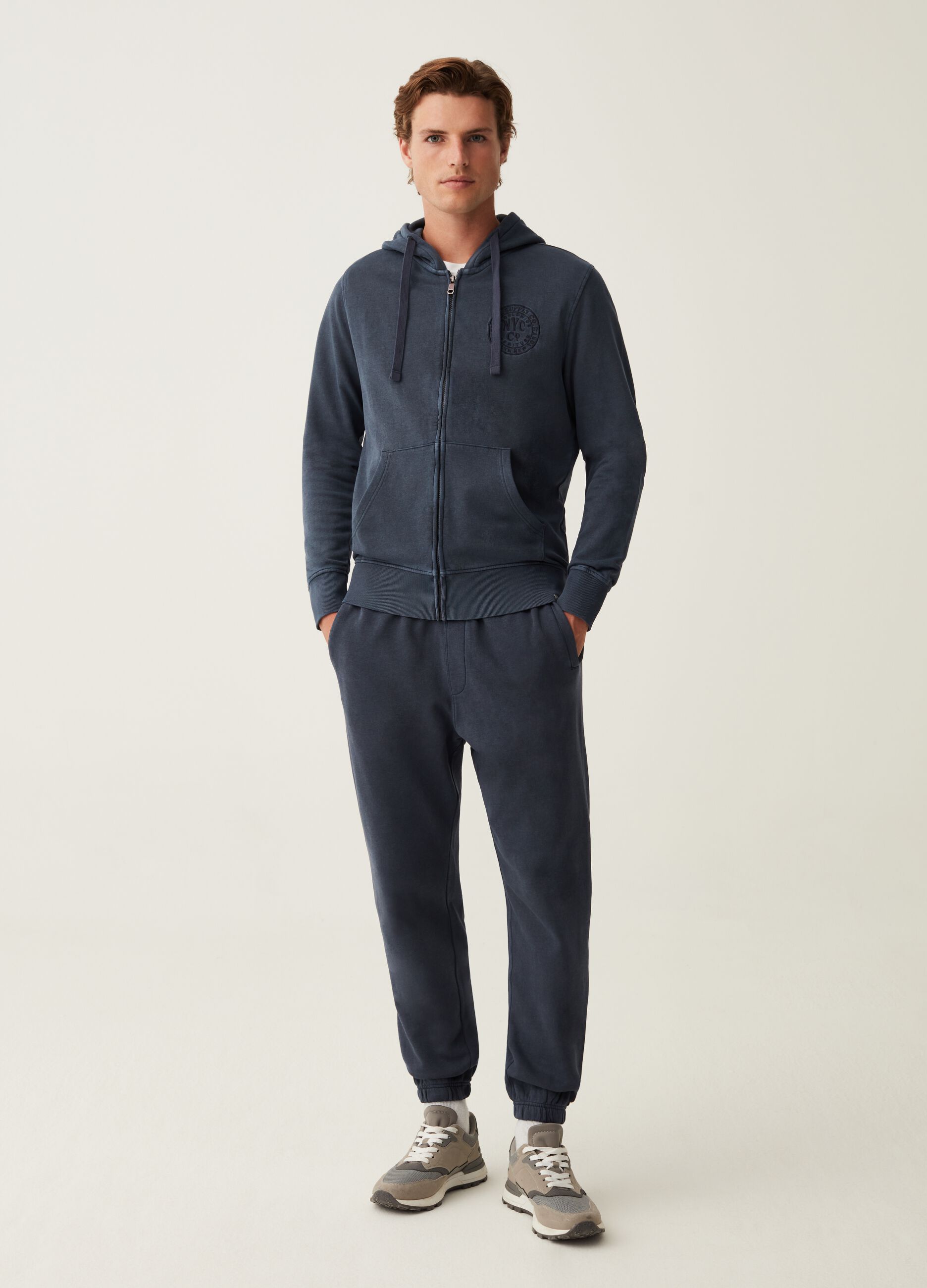 Fleece joggers with drawstring