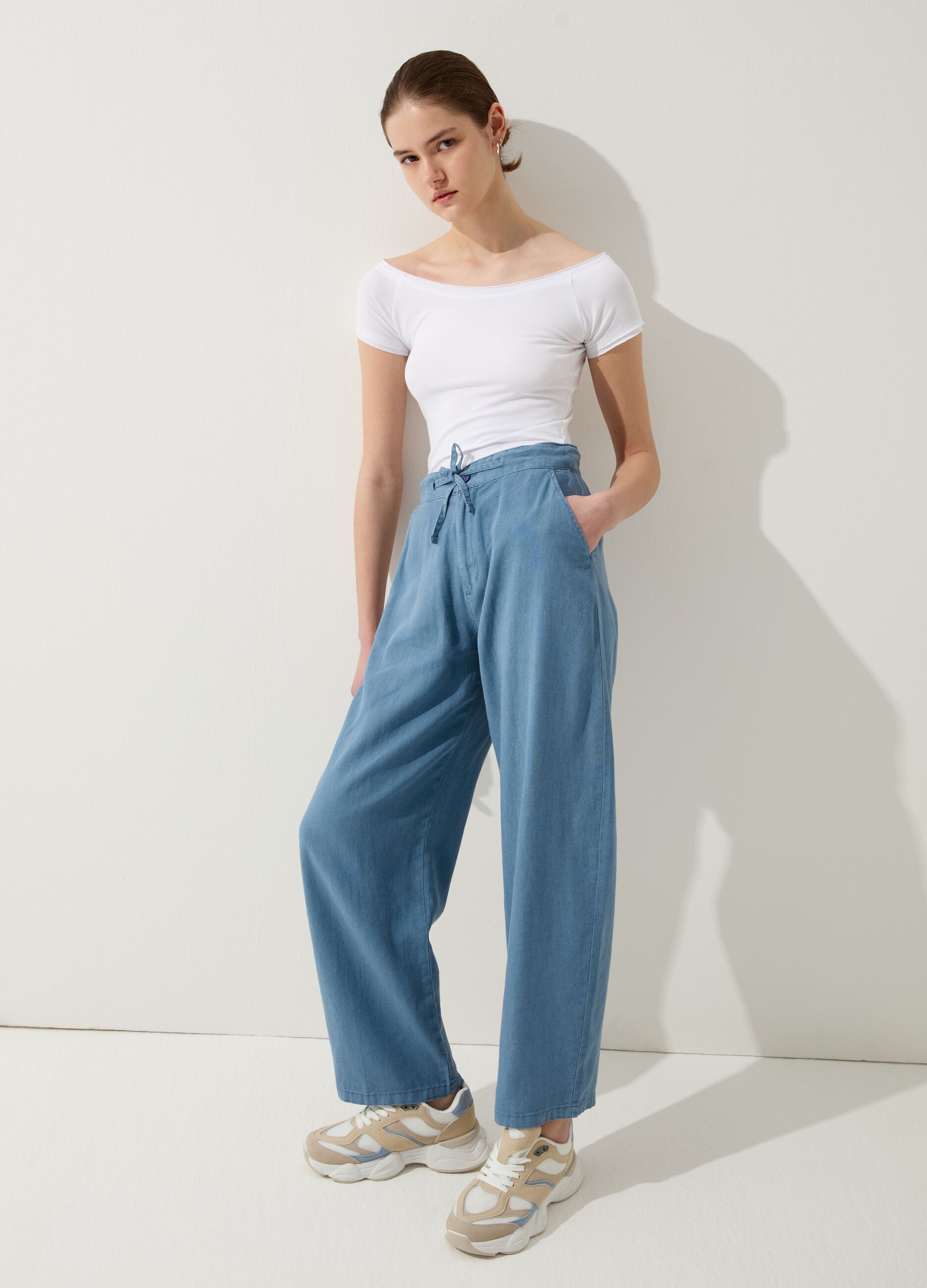 Balloon-fit trousers with drawstring