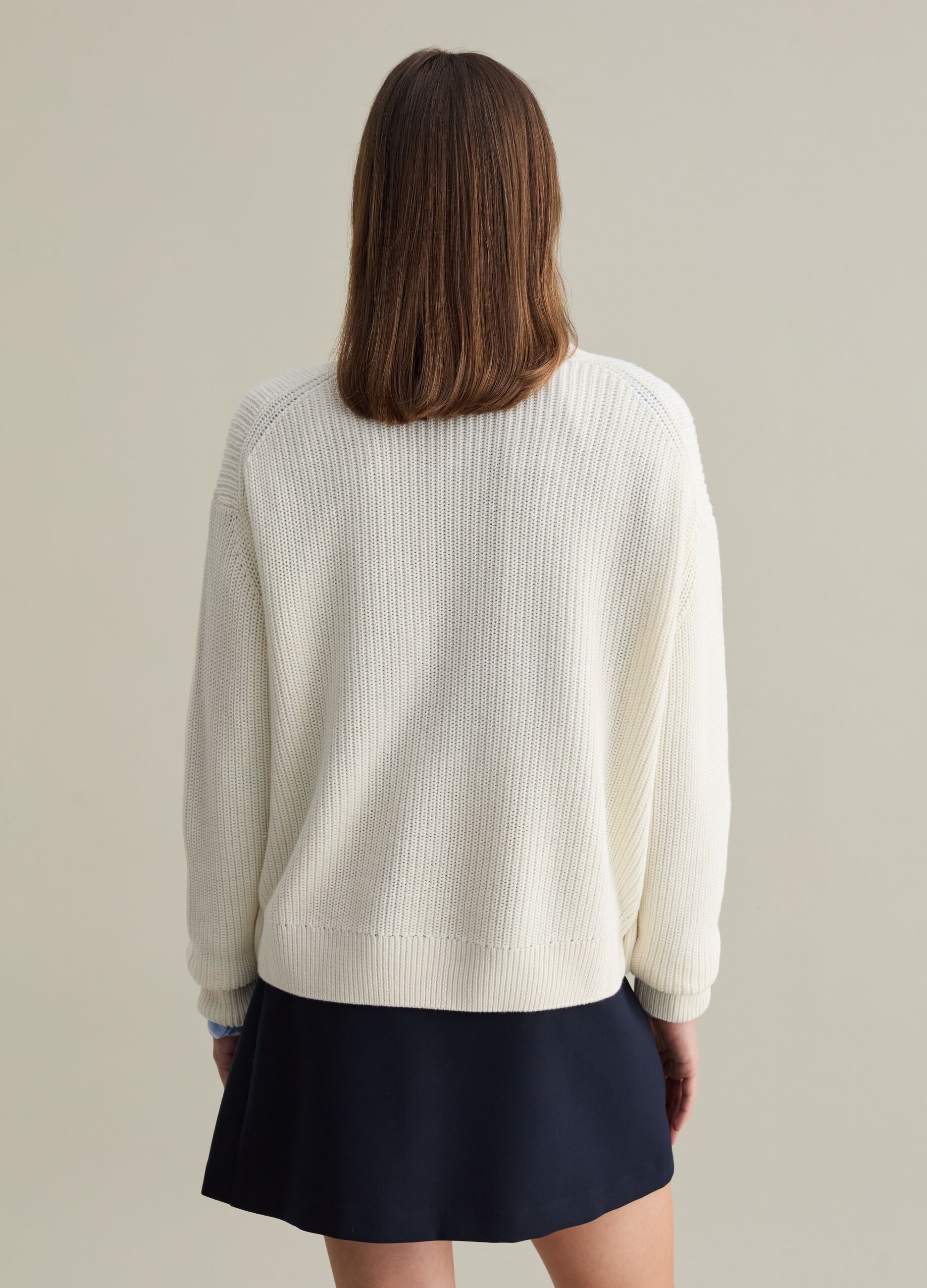 Ribbed pullover with buttons