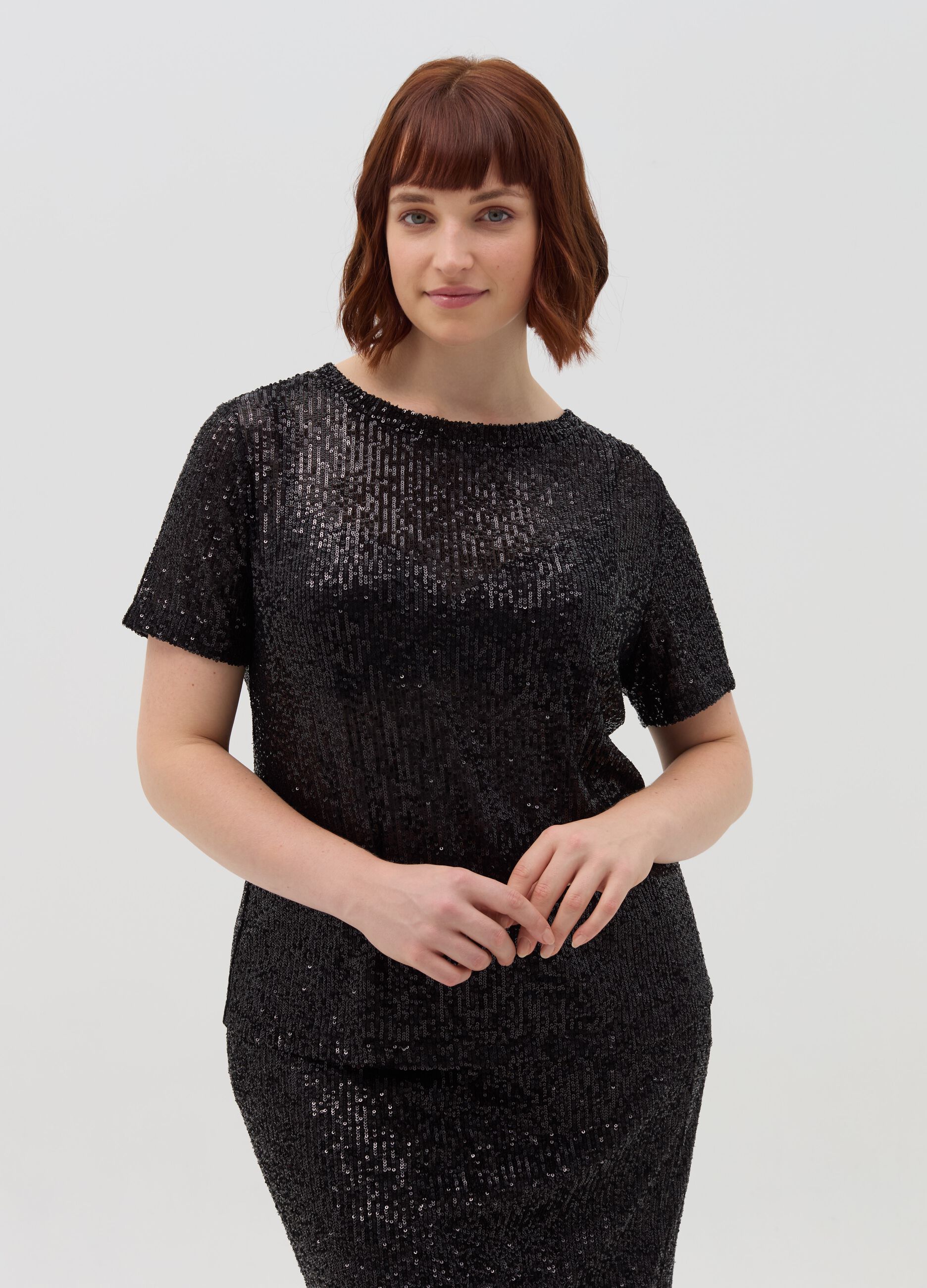 Curvy T-shirt with sequins