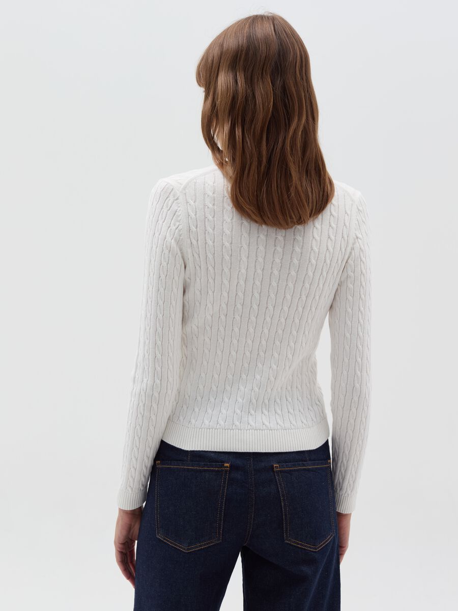 Pullover with cable design and V neck_2