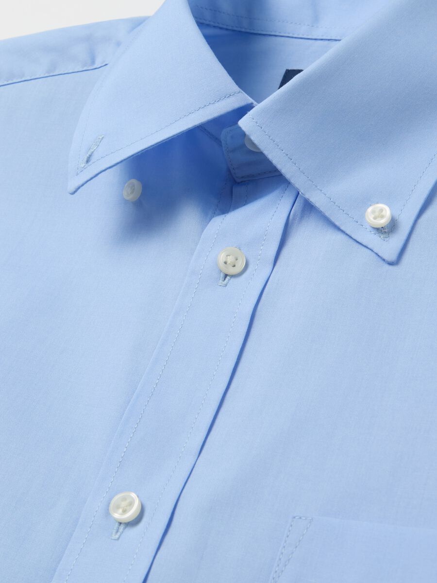 Regular-fit shirt with button-down collar_5