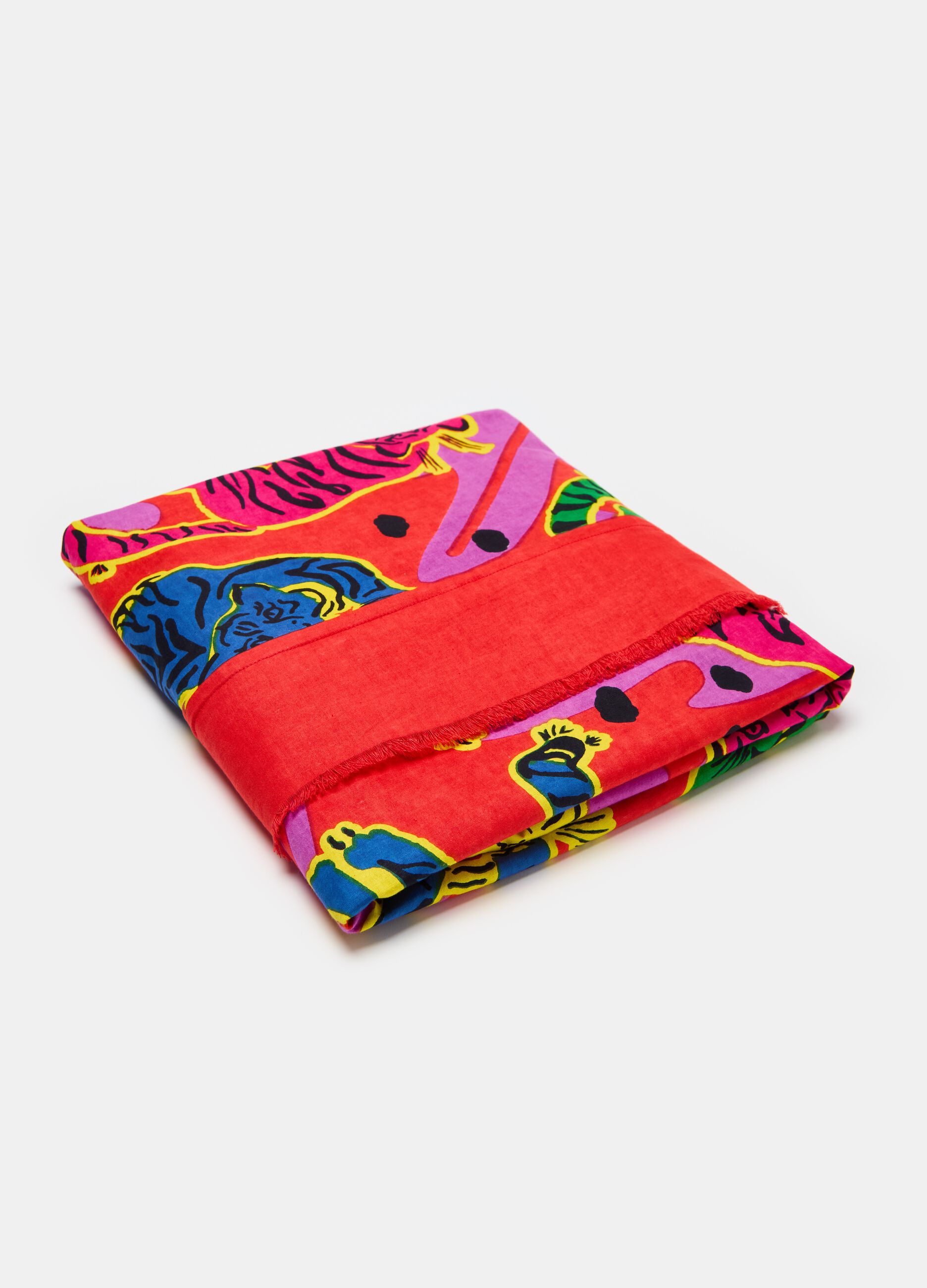 Beach towel with multicoloured tigers print