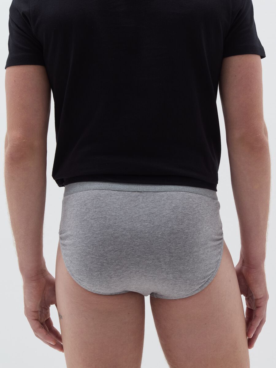 Three-pack briefs with external elastic_4