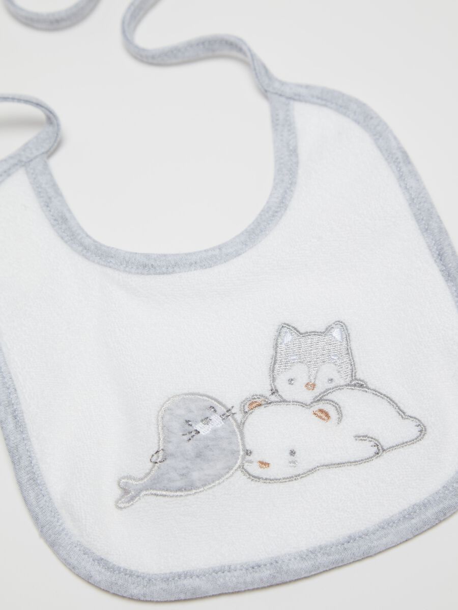 Two-pack bibs with animals embroidery_2