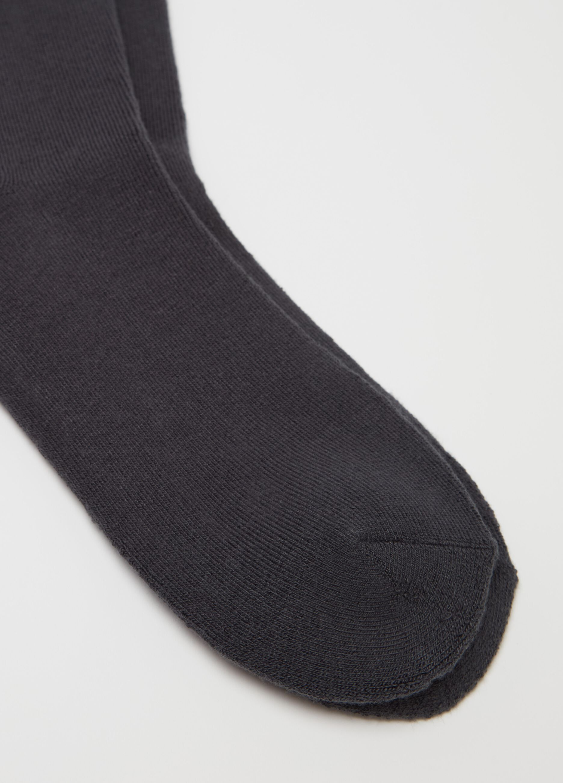 Two-pair pack short solid colour socks