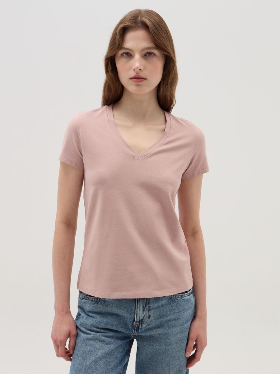 Solid colour T-shirt with V neck_2