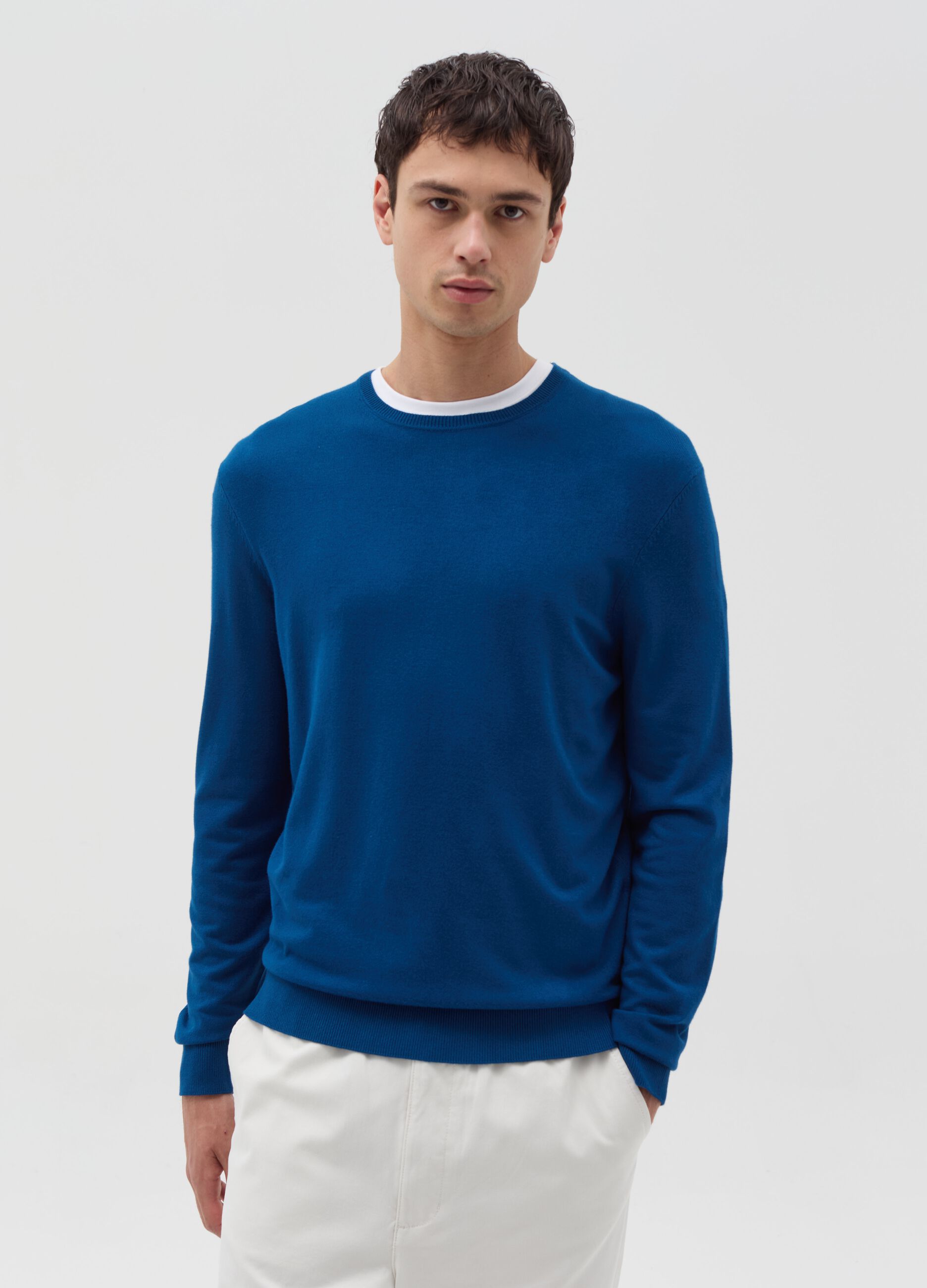 Round neck pullover